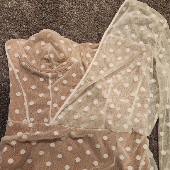 White fox dress - Picture 2 of 3